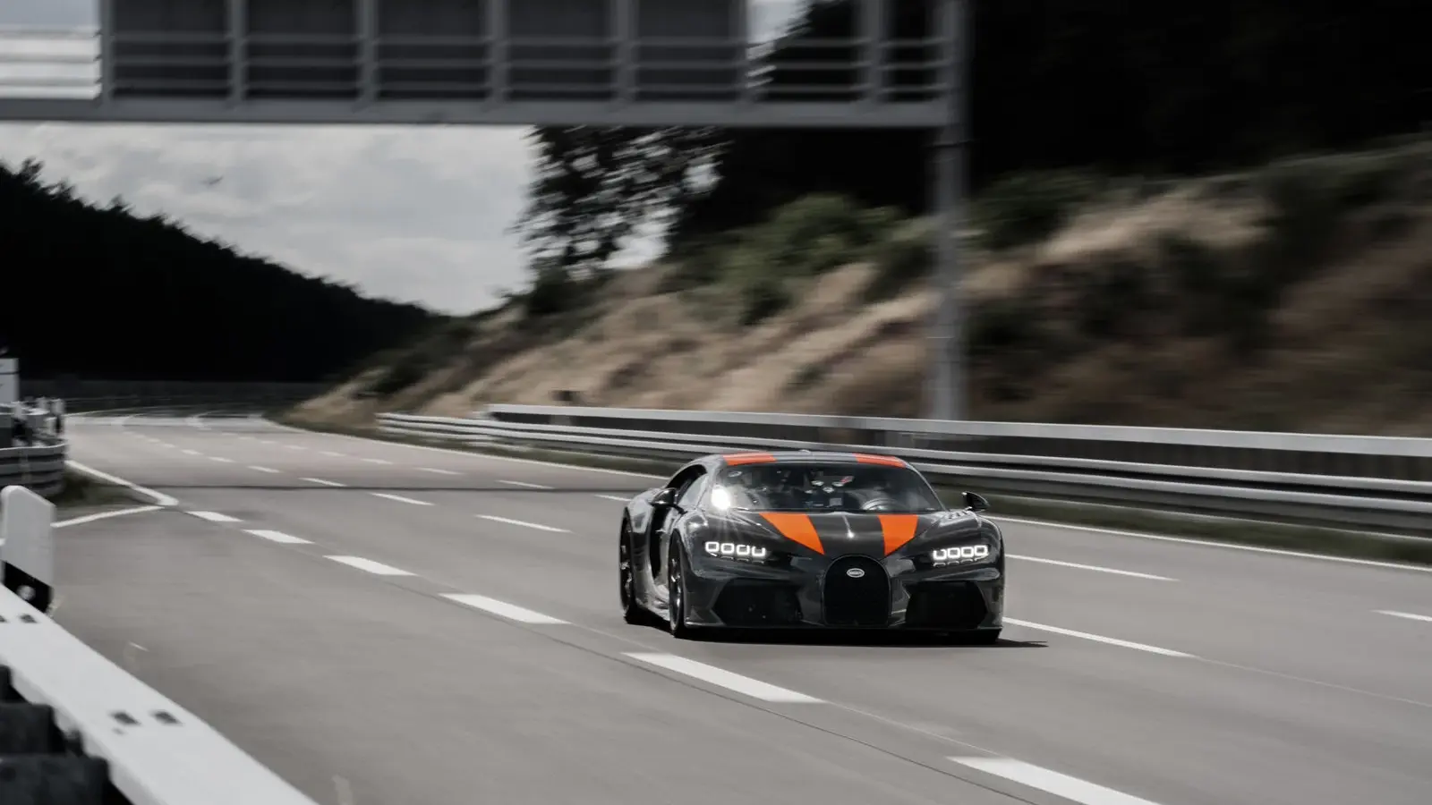 Bugatti Chiron Prototype sets 490,48 km/h speed record