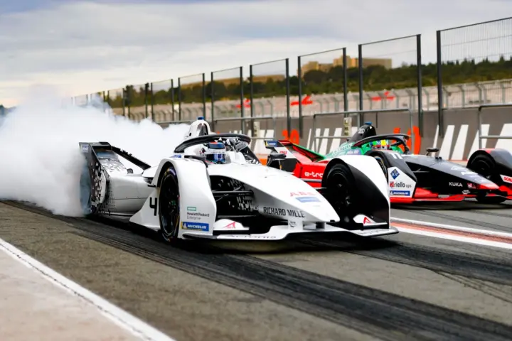ZWEEEEEEEE: The Sound of Formula E [video]