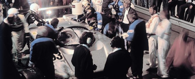 1989 Le Mans Sauber-Mercedes C9 pit stop