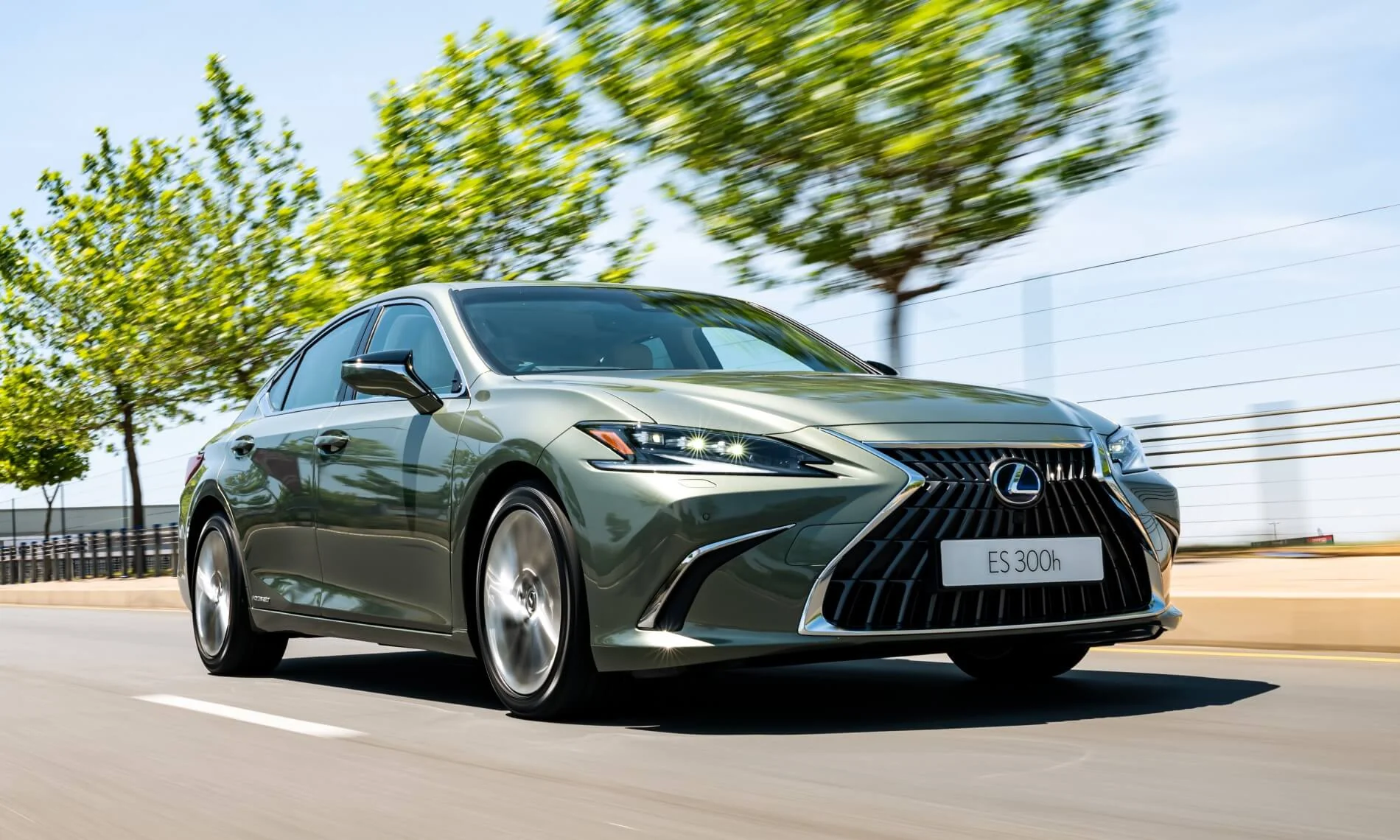 Lexus ES300h SE driven