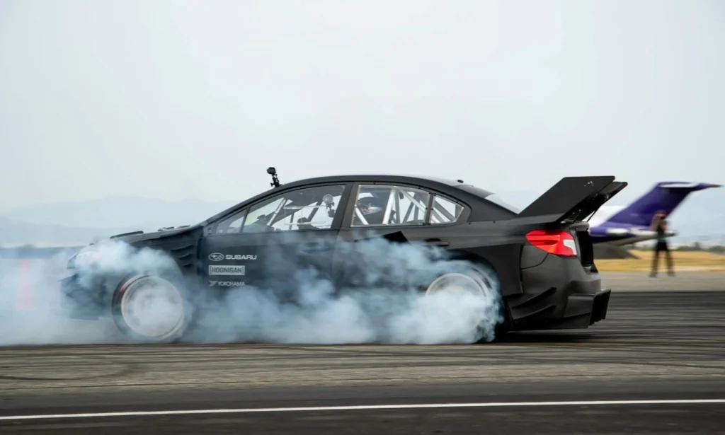 Gymkhana Subaru burnout