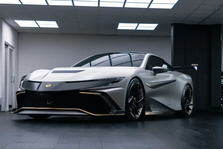 Four-Seater Naran Hyper Coupe Debuts
