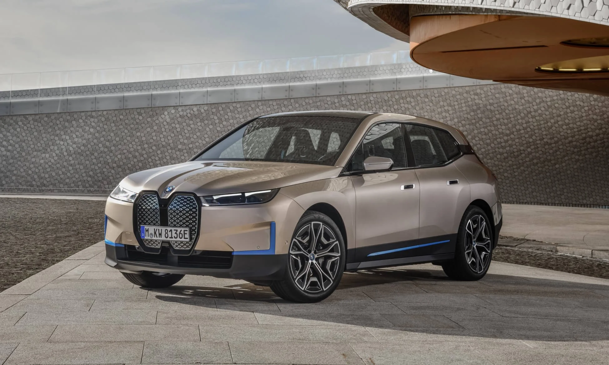BMW iX