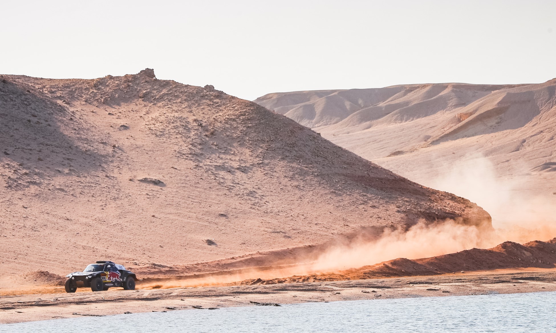 Carlos Sainz lost valuable time late in 2021 Dakar Stage 9 (Image A.Vincent DPPI)