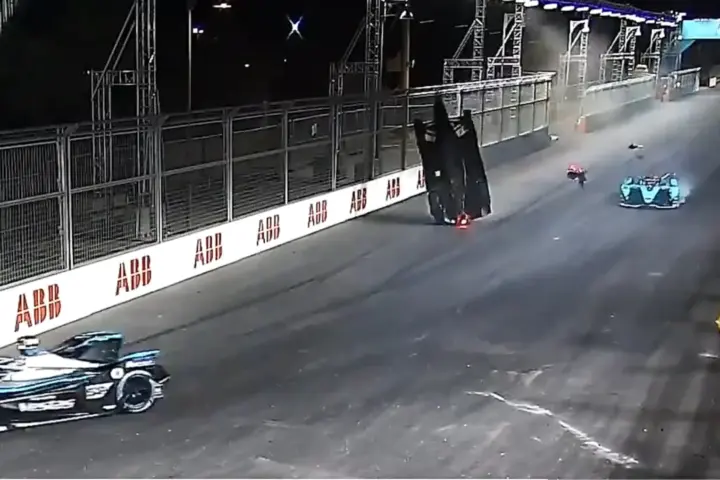 Alex Lynn Formula E Crash [video]