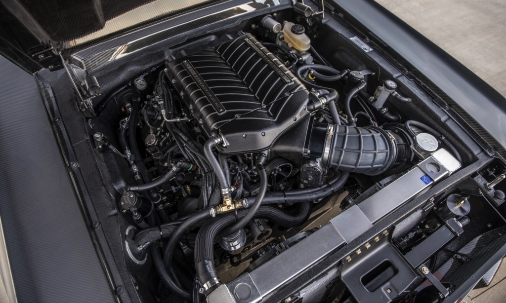 Carbon-Fibre Mustang GT500CR engine