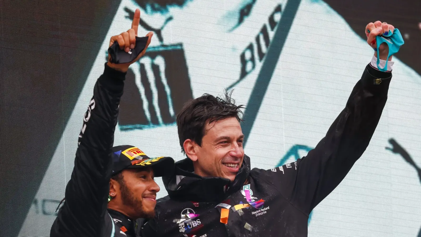 Lewis Hamilton Re-Signs With Mercedes-AMG F1 For 2021