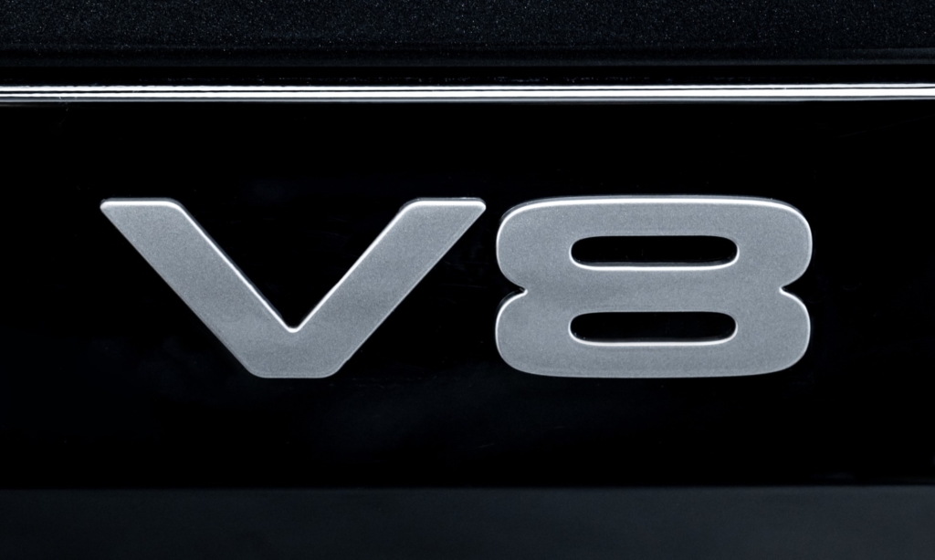 Land Rover Defender V8 badge