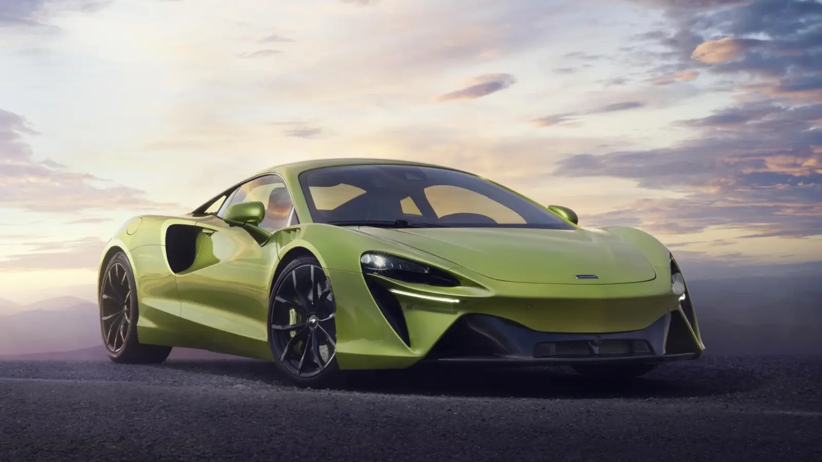 McLaren lifts veil off Artura supercar [w/video]