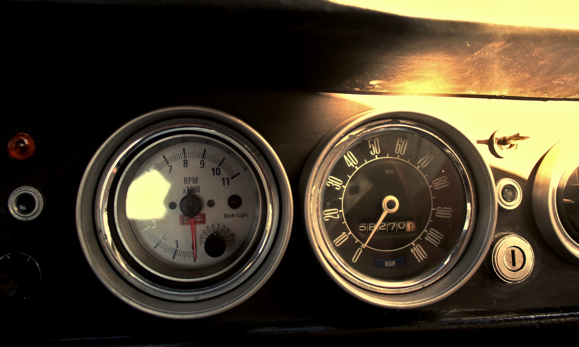 1968 Ford Cortina dials