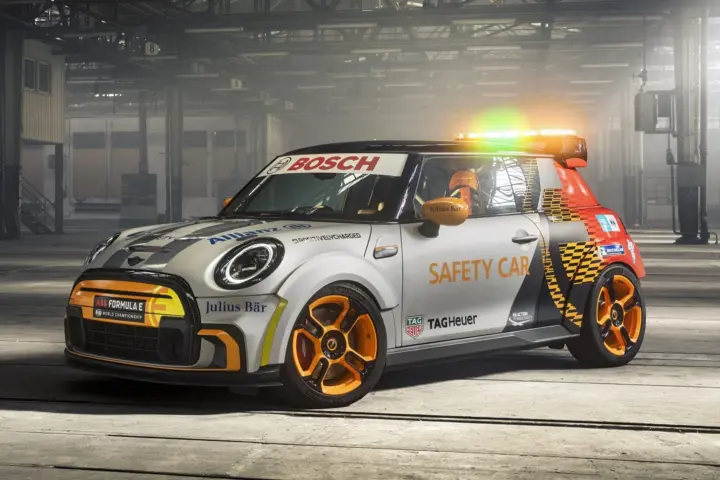 Mini Electric Pacesetter – Safety Car of Formula E [w/video]