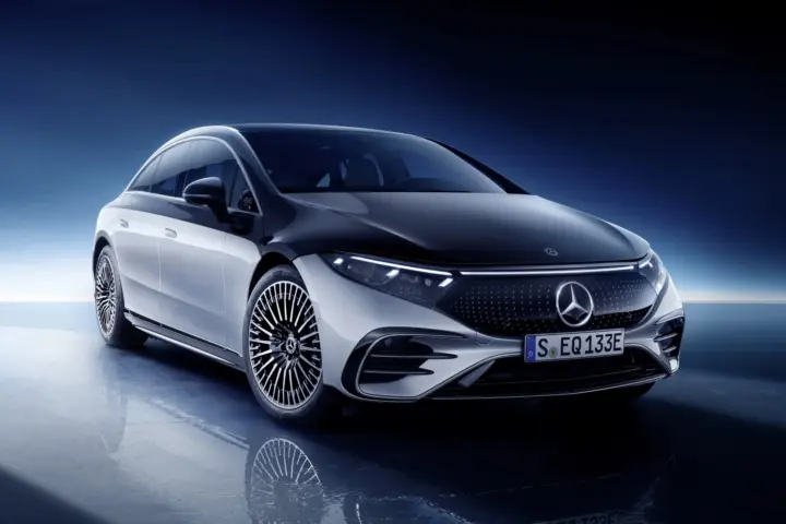 Mercedes-Benz EQS Throws Down the Gauntlet [w/video]
