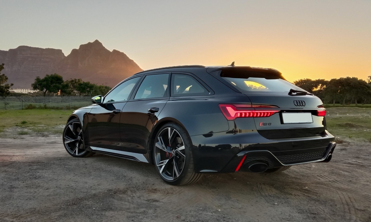 Audi RS6 Performance Estate driven by Double Apex