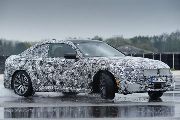BMW 2 Series Coupe First Glimpse And Info [w/video]