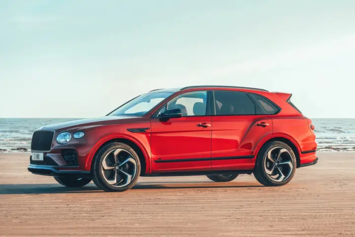 Sporty Bentley Bentayga S Debuts