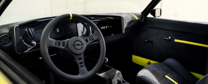 Opel Manta GSe interior