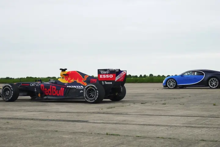 Bugatti Chiron vs F1 Car Drag Race [w/video]