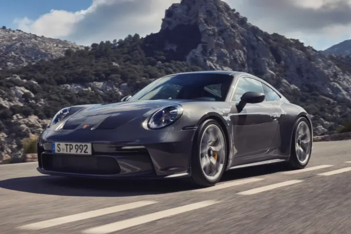 Porsche 911 GT3 Touring Debuts [w/video]