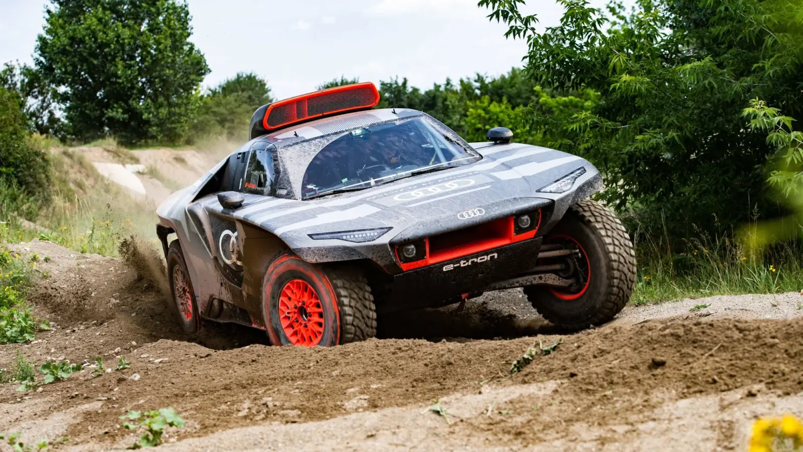 Audi RS Q E-tron Dakar Racer Revealed [w/videos]