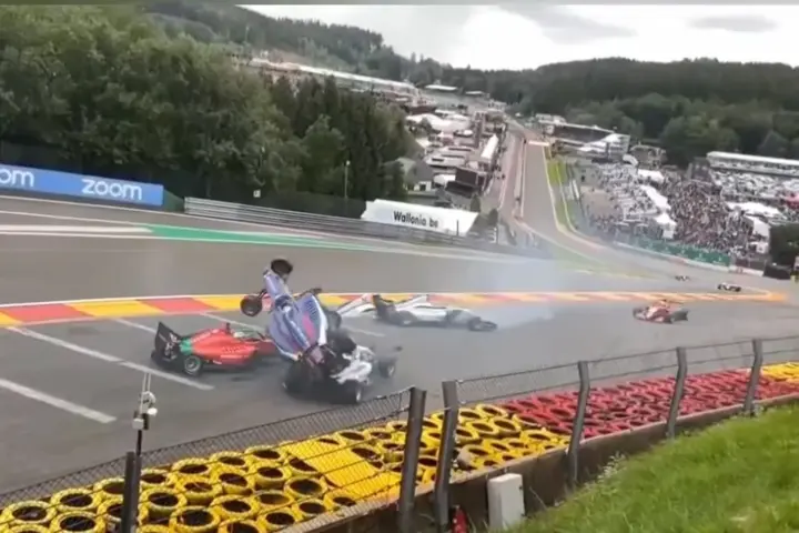 Horrific W Series Crash At Spa [video]