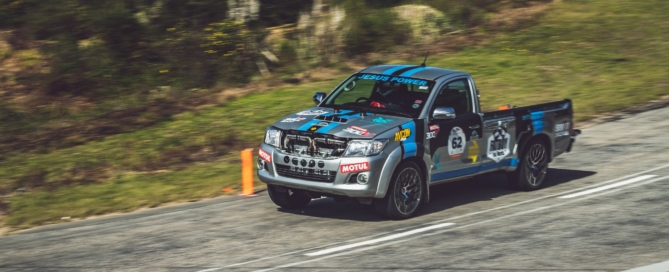 Twin-Turbo V12 Toyota Hilux in action
