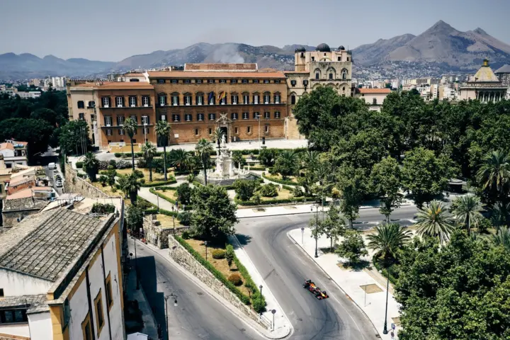 RBR RB7 Races Through Palermo [video]