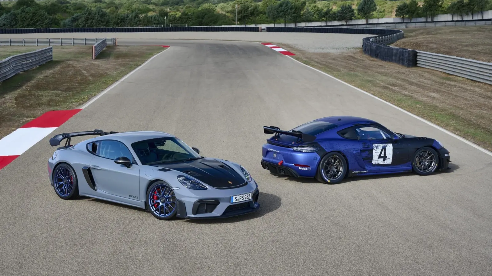 Cayman GT4 RS and GT4 RS Clubsport Debut [w/video]