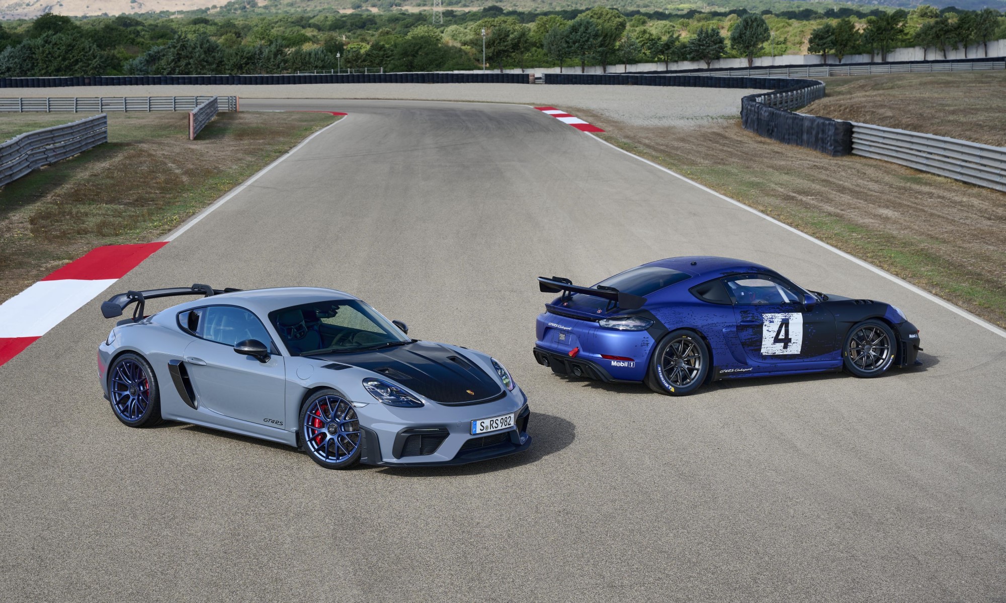 Cayman GT4 RS and GT4 RS Clubsport
