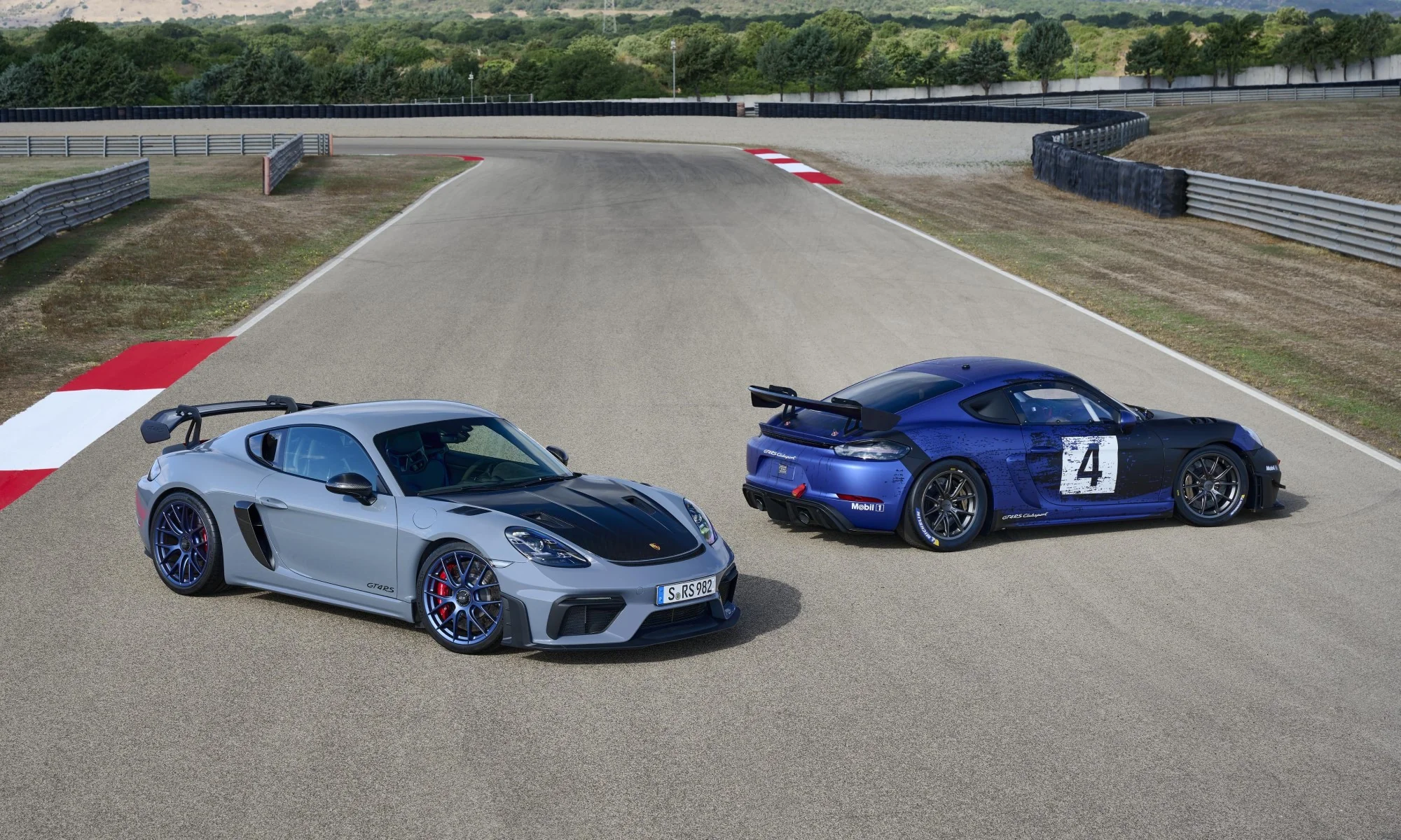 Cayman GT4 RS and GT4 RS Clubsport
