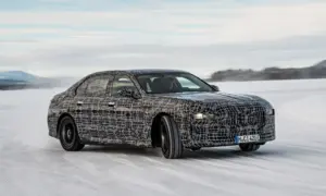 BMW i7 Luxury Saloon Winter Testing [w/video]