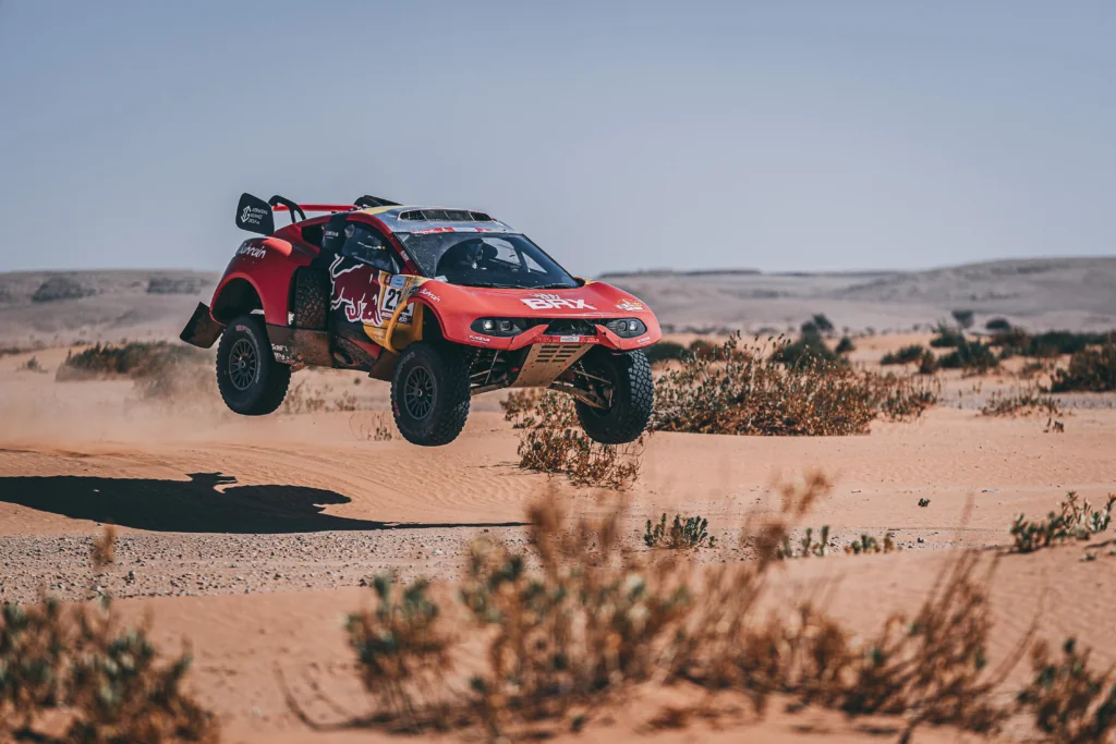  Loeb Sébastien and Lurquin Fabian have a novel way of preserving their tyres during the stage. (Horacio Cabilla)