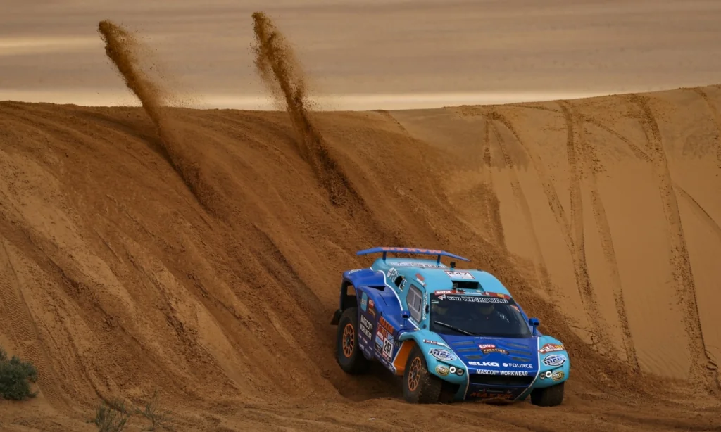  Dutch twins, Tom and Tim Coronel show the traction capability and suspension travel of their CR6 buggy (DPPI).
