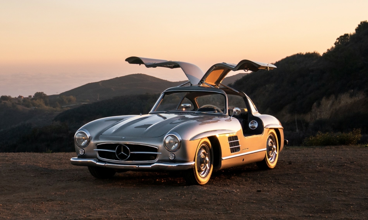 Lightweight Mercedes-Benz 300SL Gullwing Goes Under the Hammer