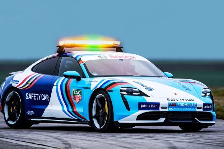 Porsche Taycan is new Formula E Safety Car [w/video]