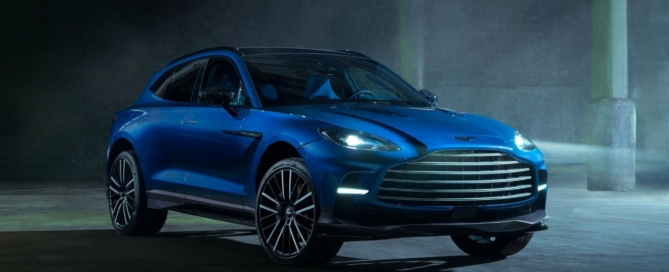 Aston Martin DBX707