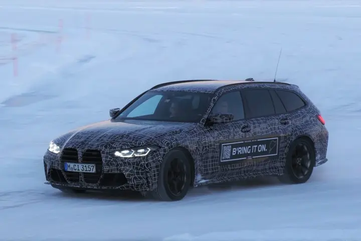 BMW M3 Touring Prototype Spotted Testing [video]