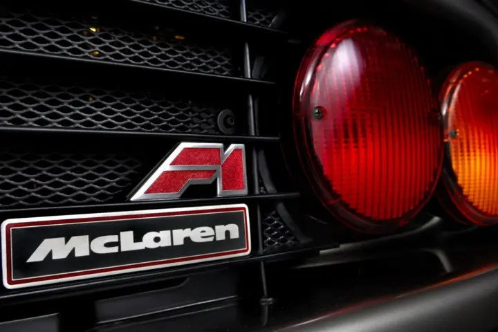 McLaren F1 Top Speed Record Run [video]