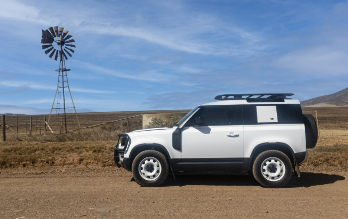 Land Rover Defender 90 D240 S profile