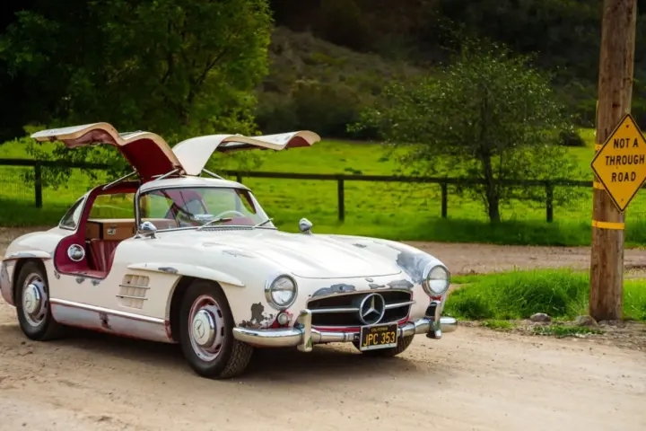 Unrestored Mercedes-Benz 300SL Gullwing Is Beautiful