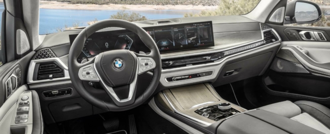 Facelifted BMW X7 interior