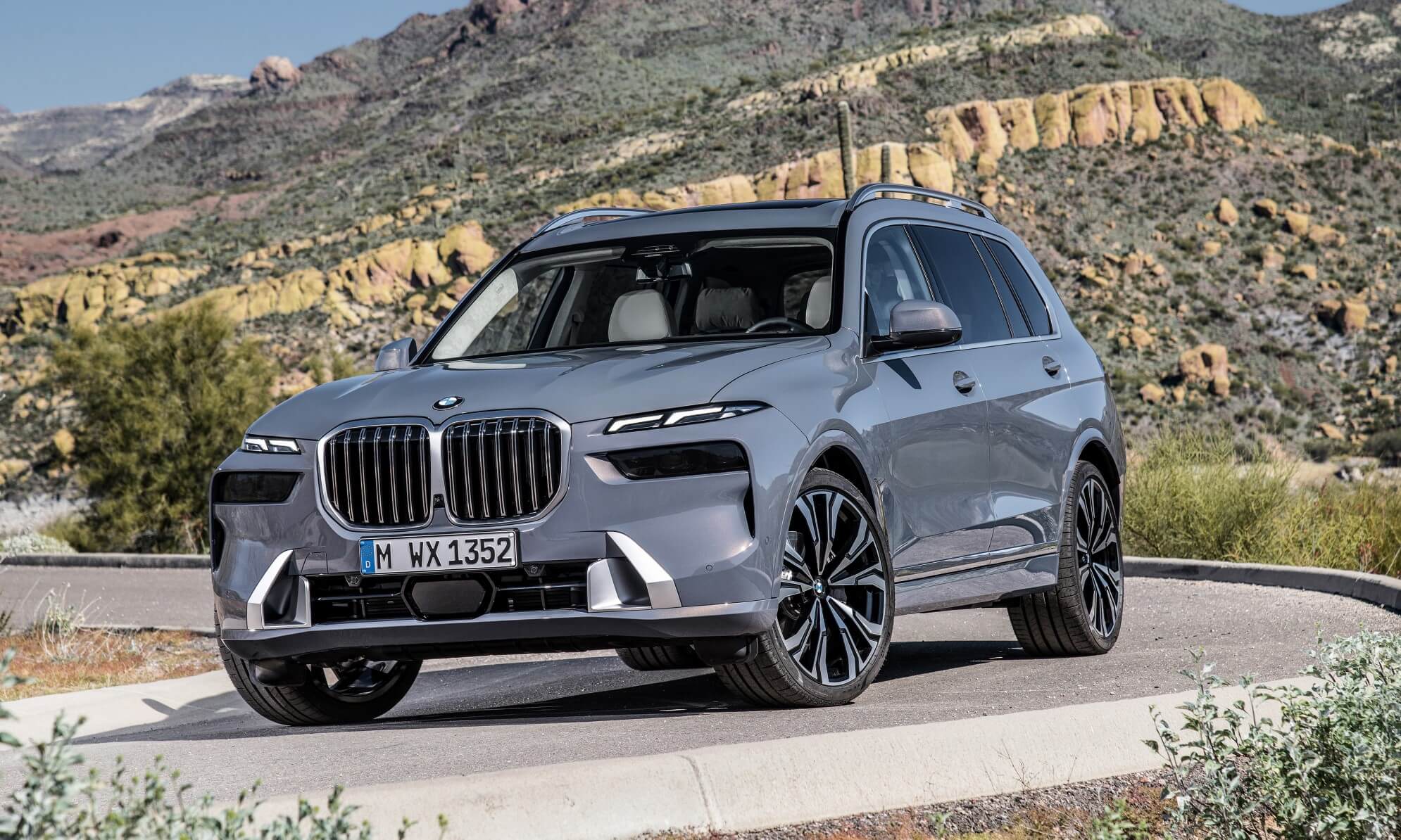 Facelifted BMW X7