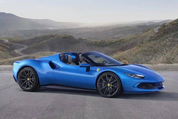 Sun-seeking Ferrari 296 GTS Unveiled [w/video]