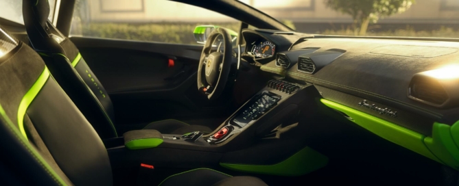 Lamborghini Huracan Tecnica interior