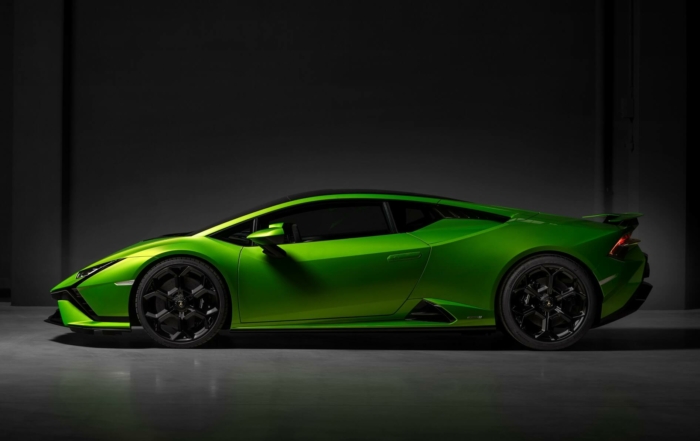 Lamborghini Huracan Tecnica profile