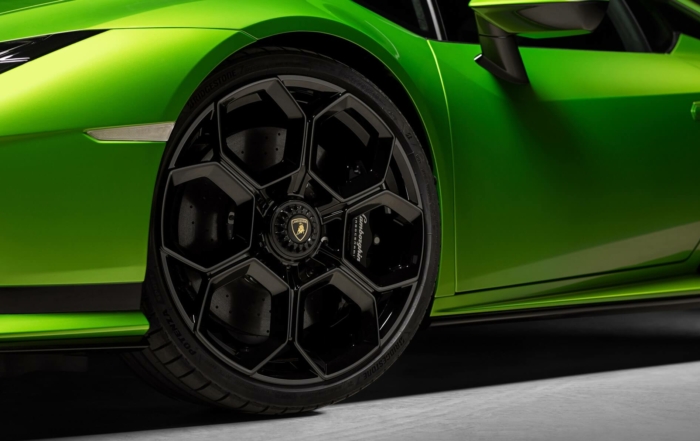 Lamborghini Huracan Tecnica wheel