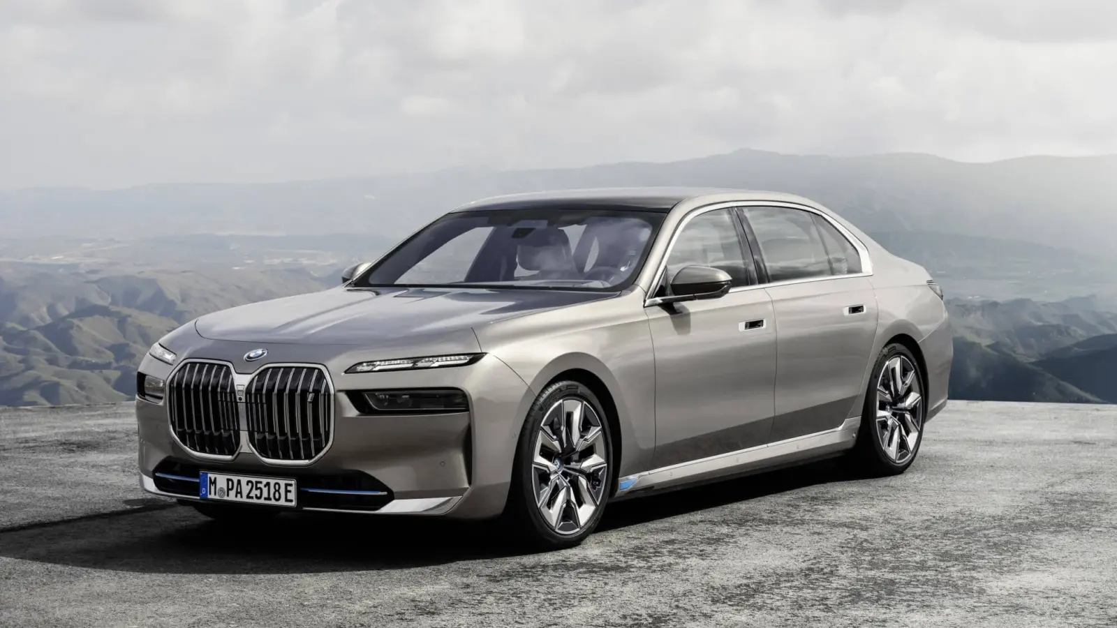 Tech-laden New BMW 7 Series Debuts [w/video]