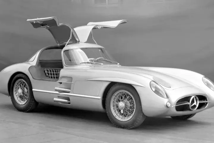 Mercedes-Benz 300SLR Uhlenhaut Coupe Is World’s Most Expensive Car