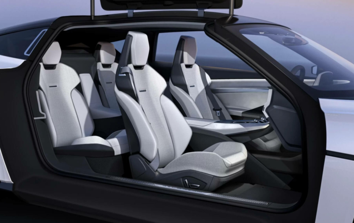 DeLorean Alpha5 cabin