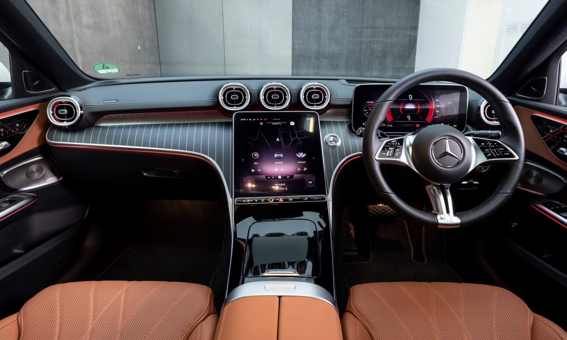 Mercedes-Benz C200 interior