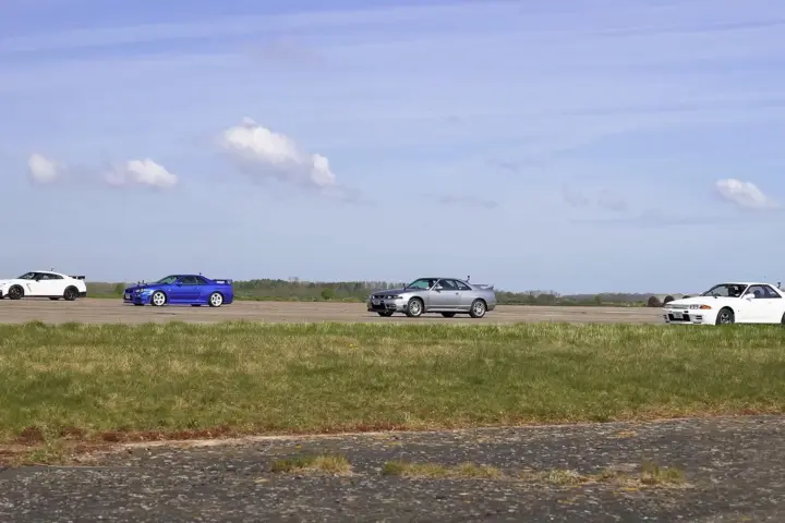 Nissan GT-R Generation’s Drag Race [video]